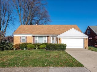 22868 Pocono Dr, Rocky River, OH