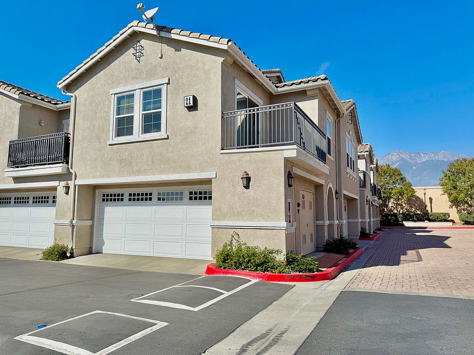 2 car (no direct access to the house)