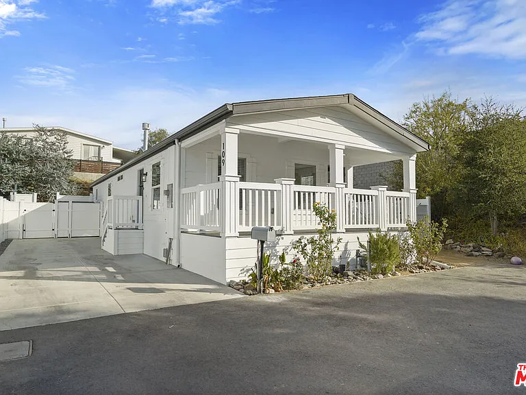 30473 Mulholland Hwy #109 — Photo 2
