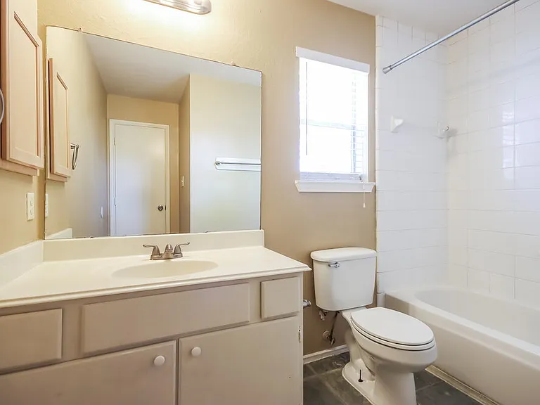 2610 Heatherknoll Dr — Photo 16