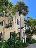 552 N West 39th Cir