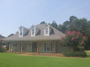 321 Woodlands Dr, Brandon, MS 39047