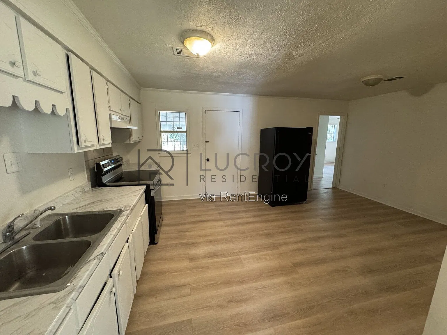 4 bed, 2.0 bath, 1400 sqft, $1,150 — Photo 4