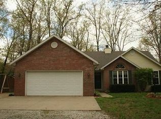 1335 Trails End Rd, Greenville, IL 62246