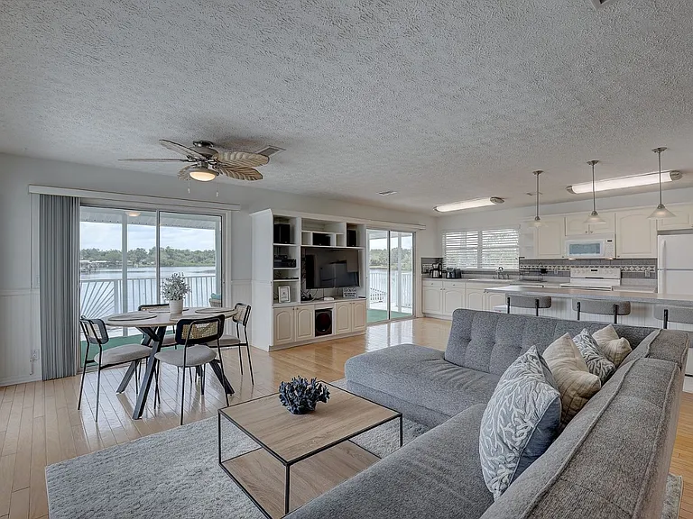 9914 Alavista Dr — Photo 4