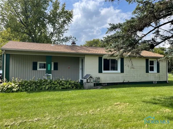 23326 W Centerfield Dr, Genoa, OH 43430