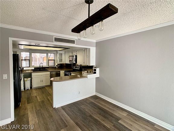 3rd image of 2825 Calle Del Oro