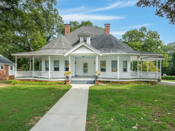 915 S Harper St, Laurens, SC 29360