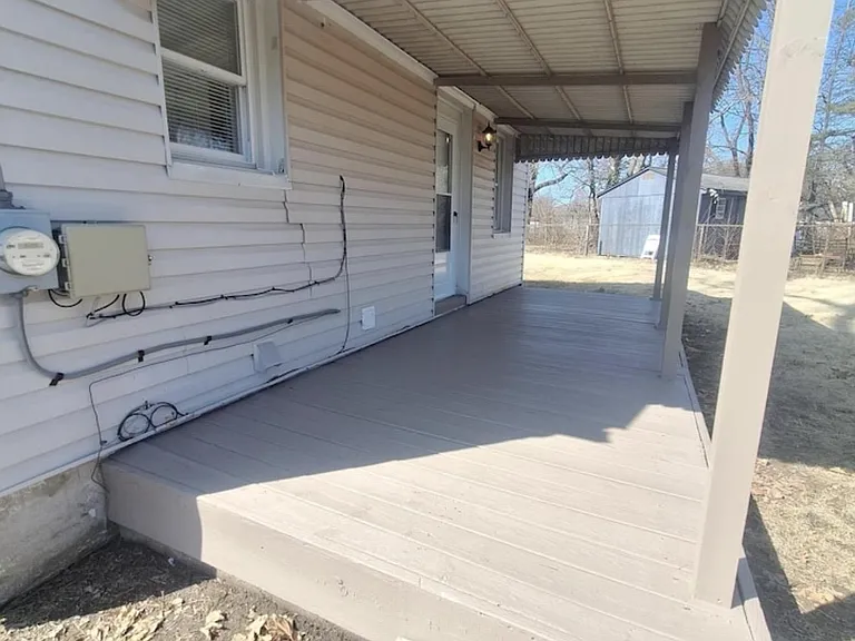 403 Trenton Ct — Photo 2