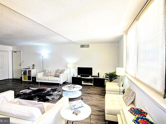 5th image of 4 S Van Dorn St APT 206