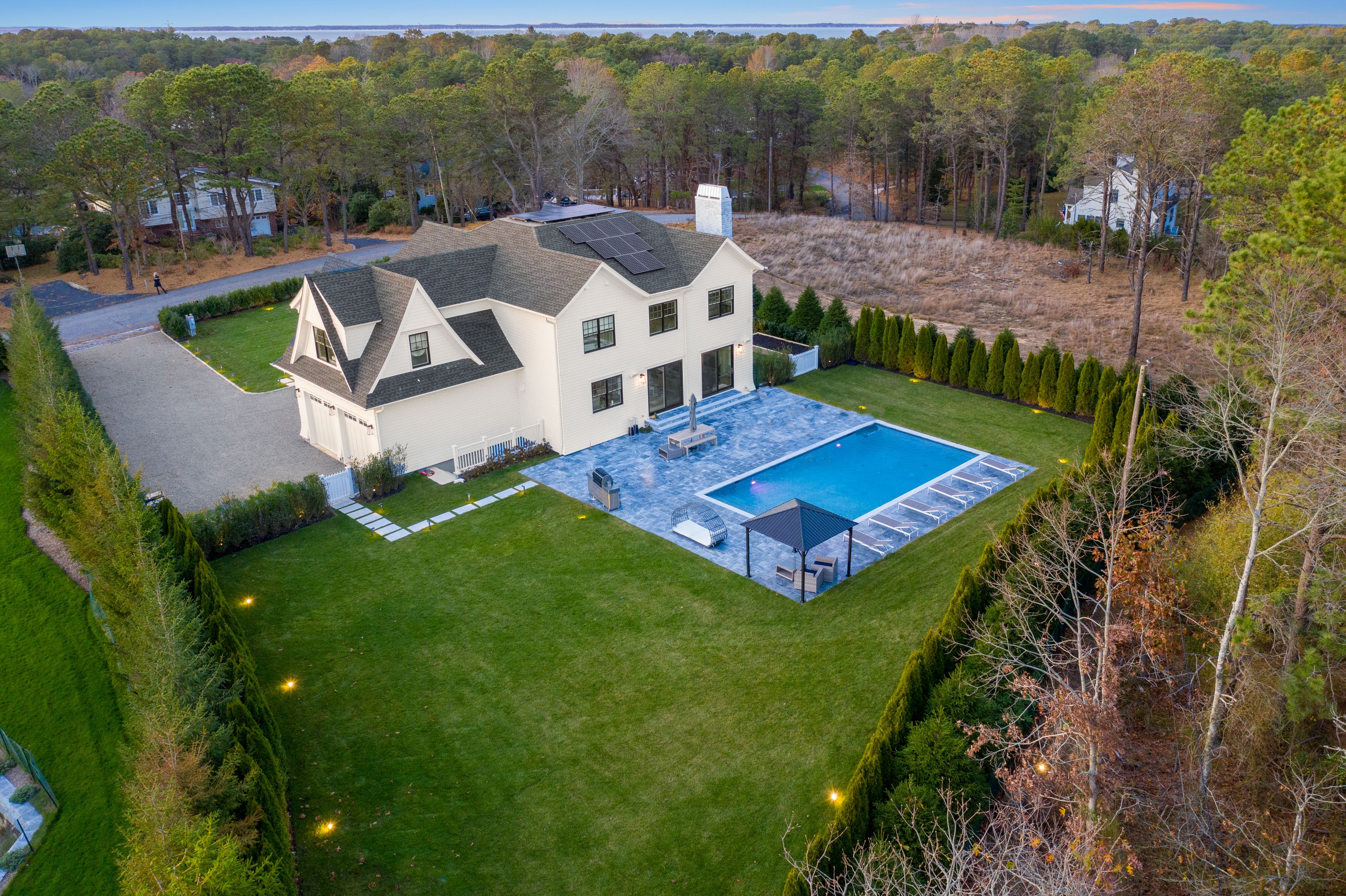 16 Cheviot Rd in Southampton Out East