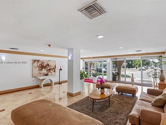 4th image of 1455 N Treasure Dr APT 2O