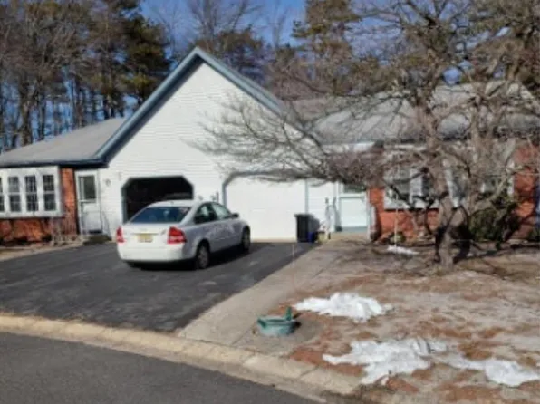 4B Easton Ct, Whiting, NJ 08759