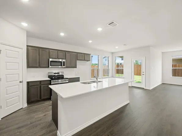 402 Saddle Ct #402, Denton, TX 76205