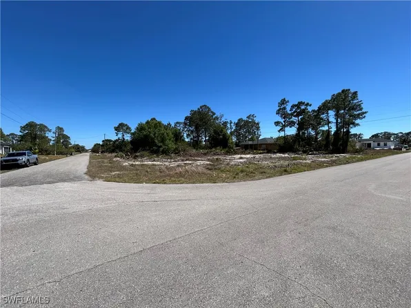 3915 26th St SW, Lehigh Acres, FL 33976