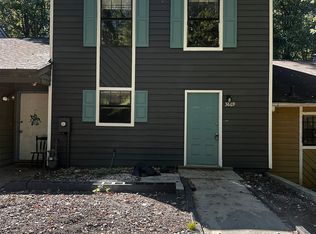 3869 Henry Ct, Kennesaw, GA 30101