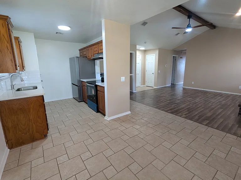 2708 Forrest Cir — Photo 3