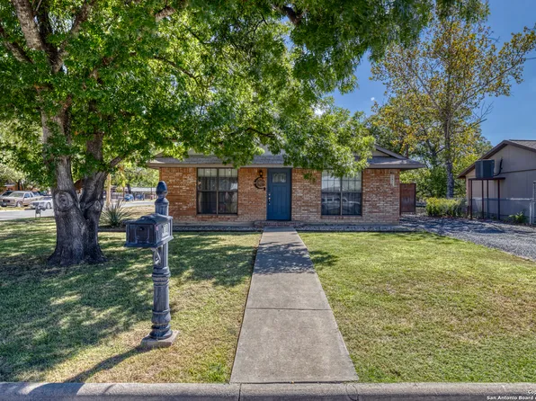 470 N CRISP ST, Uvalde, TX 78801