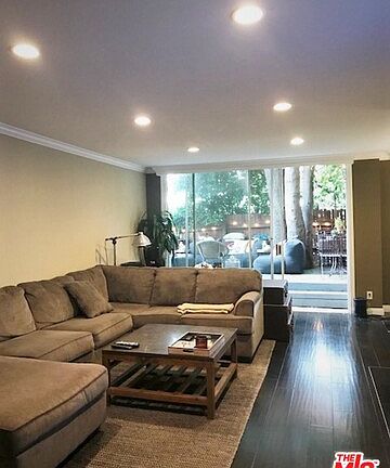 5th image of 403 N Oakhurst Dr APT 104