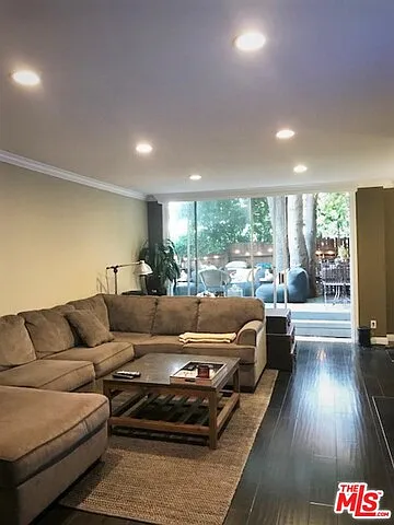 403 N Oakhurst Dr #104 — Photo 5