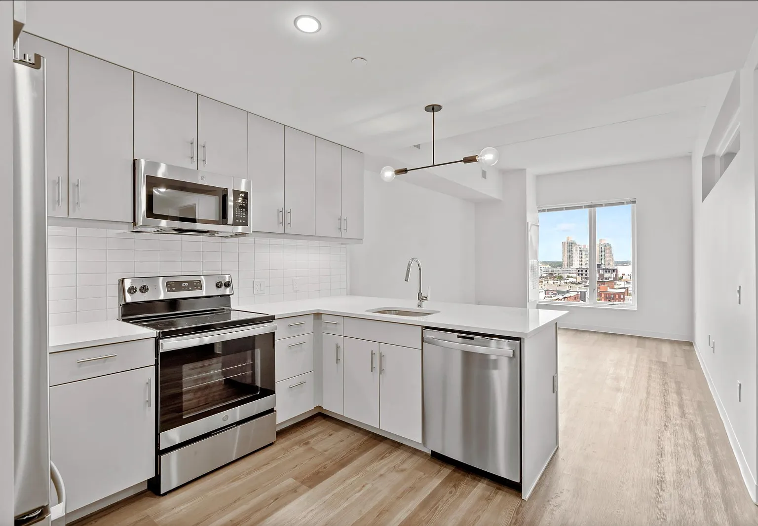 1 bed, 720 sqft, $2,300 — Photo 3