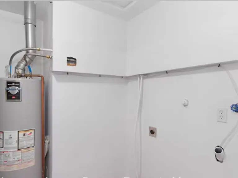 3608 N Monroe St — Photo 7