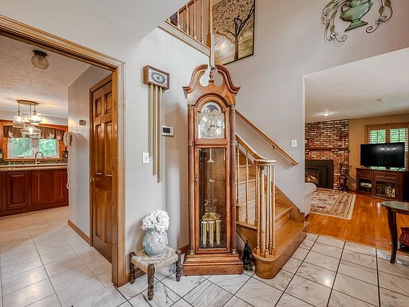 2nd image of 51 Crestwood Lane