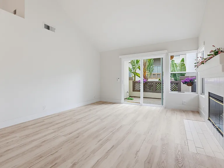 27529 Serena — Photo 6