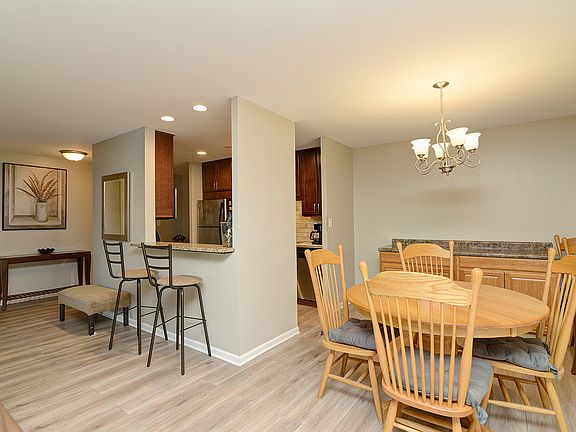 4th image of 120 Lakeview Dr APT 310