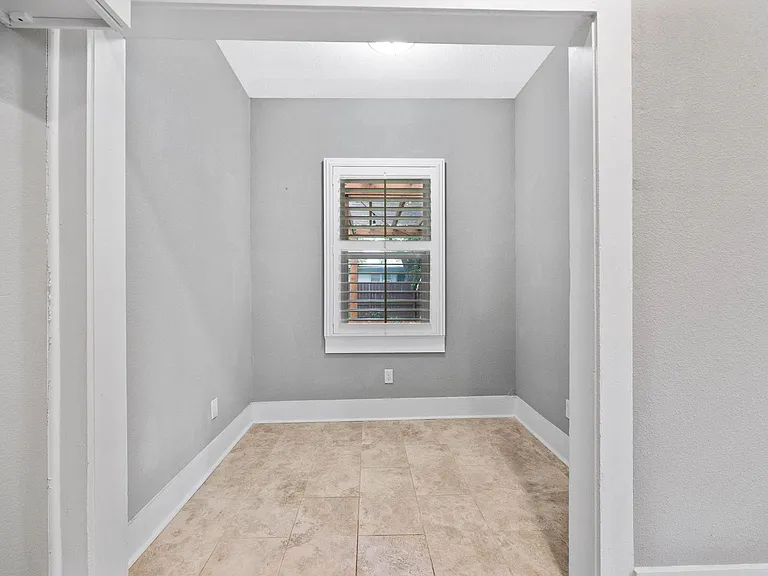 206 W High Ave — Photo 24