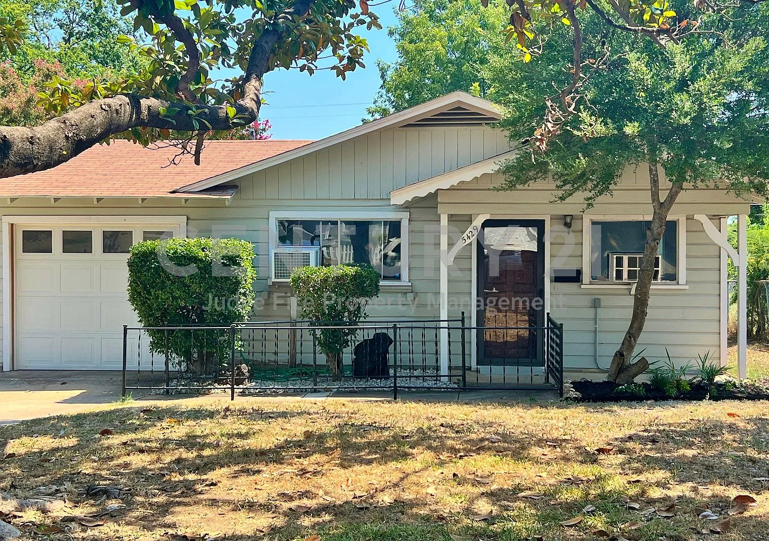 Fantastic 3/1/1 in Fort Worth For Rent! — Photo 1