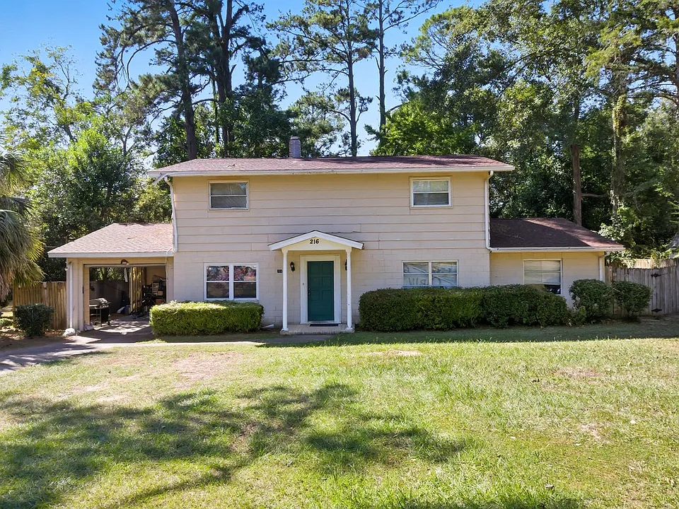 216 Westminster Dr