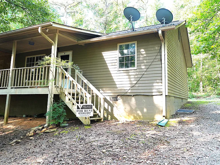 583 Center Point Rd #B — Photo 2