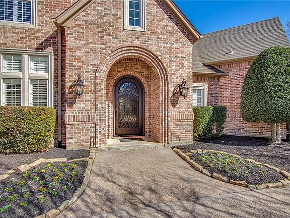 2nd image of 609 Park Place Ct