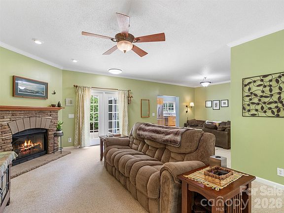 4th image of 33 Copper Penny Ln