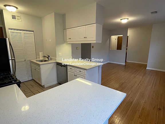 2nd image of 3710 N Sheffield Ave APT 406
