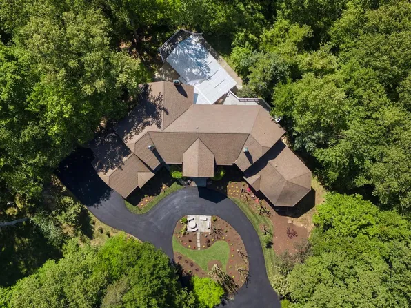 7003 Fawn Trail Ct, Bethesda, MD 20817