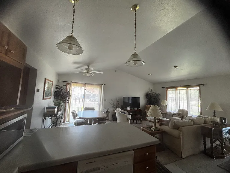 7601 John Ave — Photo 6