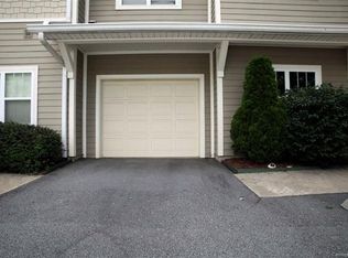 65 Foxden Dr, FLETCHER, NC 28732