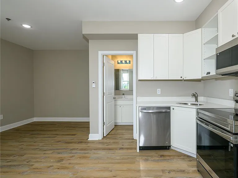 1012 2nd St #STUDIO — Photo 11