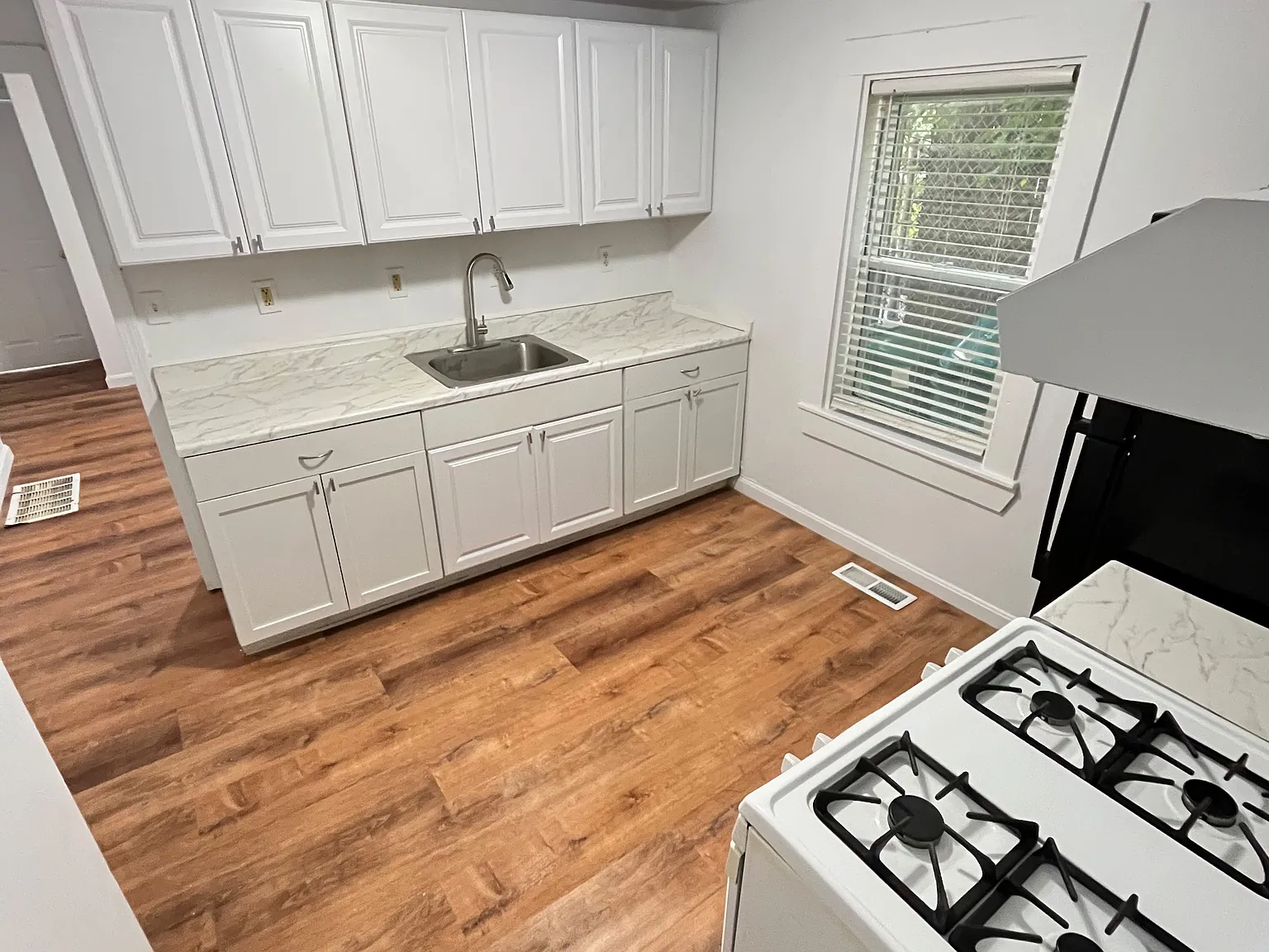 8 Cherry St — Photo 2