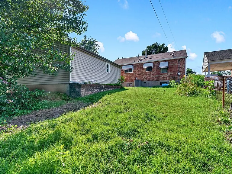 9826 Ravensbrook Dr — Photo 23