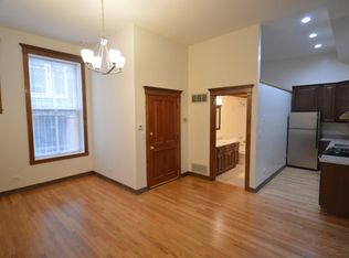312 S Laflin St #1, Chicago, IL 60607