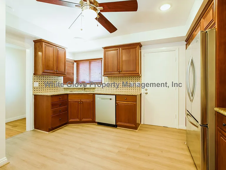 1636 W Maxzim Ave — Photo 7