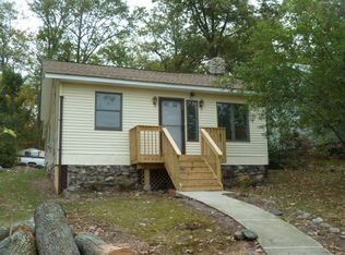 31 Lakeside Rd, West Milford, NJ 07421