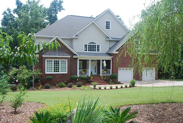 Beautiful 3.5 story Home!