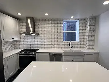 606 N Taylor Ave — Photo 6