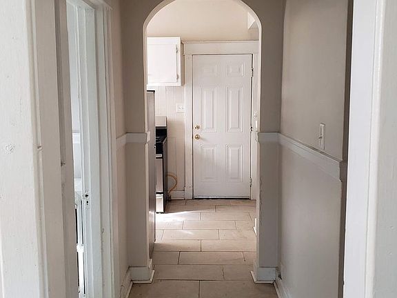 4th image of 4832 Chamberlayne Ave APT 2