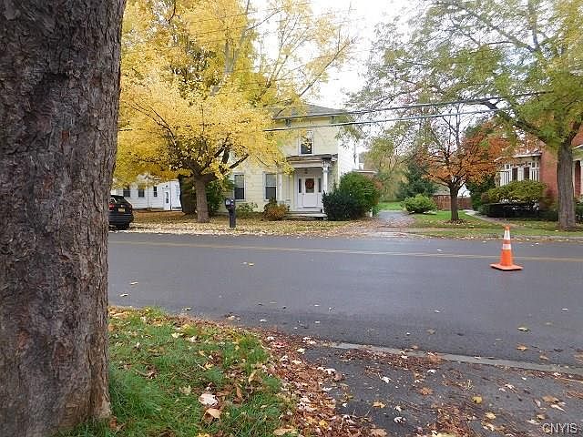 2nd image of 21 N Main St