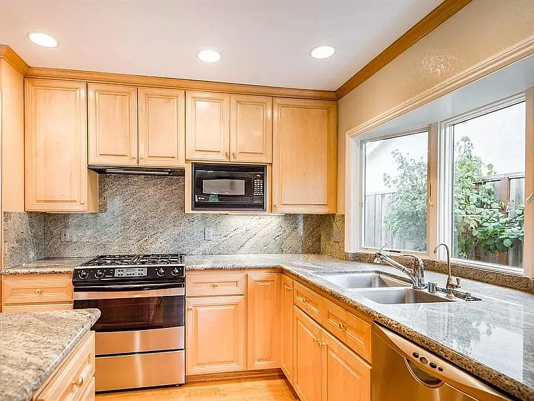 10403 Noel Ave — Photo 11